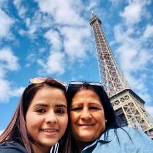 Meet your Posher, Ana